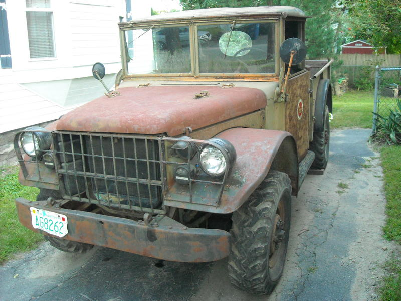 You can see the old hard top in this pic, he has a new soft top on it now. Everything is included so I can check it out.